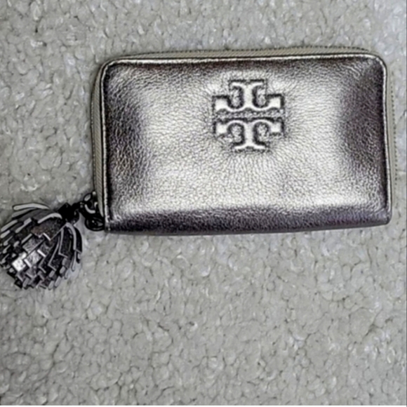 Tory Burch Handbags - TORY BURCH THEA PWETER Mettalic Wristlet Short Zip Around Wallet